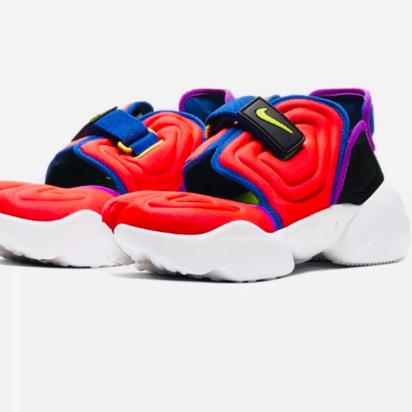Nike Rift Water Shoes Black or Crimson women size 6.5 new - Picture 1 of 7